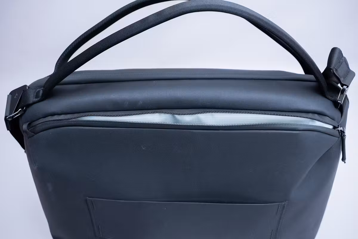 Peak Design 25升周末旅行包后袋 Peak Design 25升周末旅行包后袋