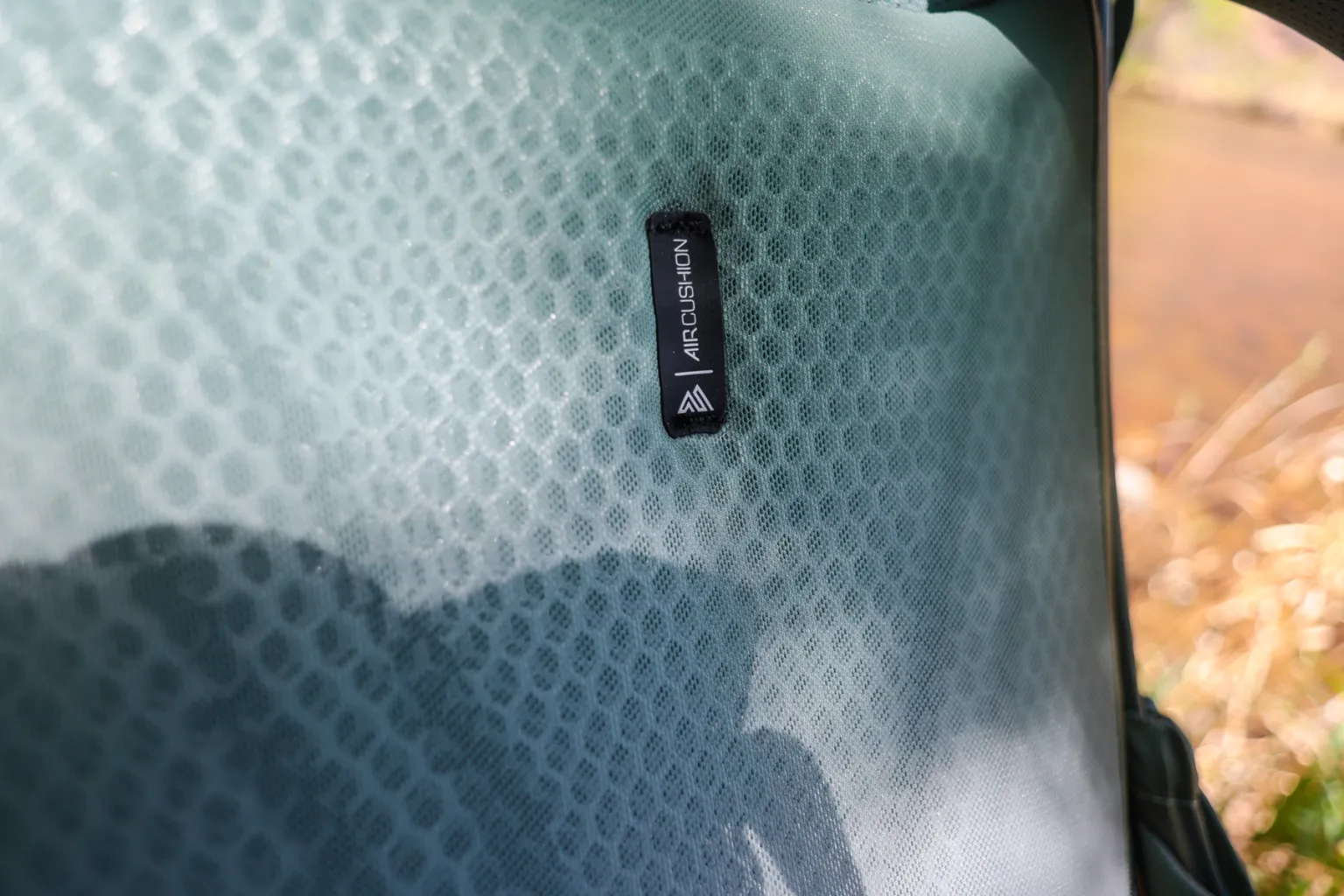 近距离观察 Gregory Baltoro 背包的 AirCushion 背板 近距离观察 Gregory Baltoro 背包的 AirCushion 背板