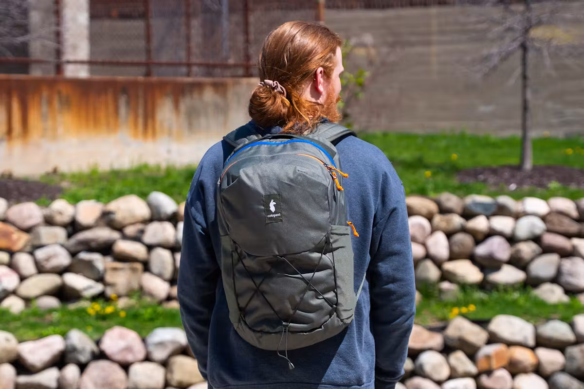Cotopaxi Abierto 26L 背包后视图 Cotopaxi Abierto 26L 背包后视图