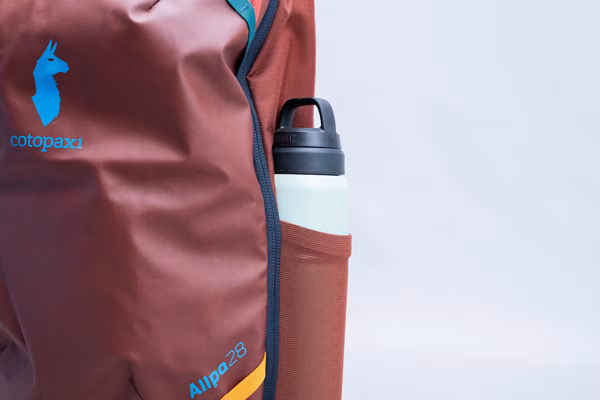 Cotopaxi Allpa 28升旅行背包水瓶口袋 Cotopaxi Allpa 28升旅行背包水瓶口袋