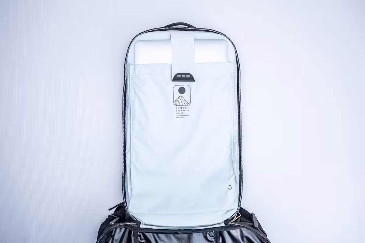 Peak Design 户外背包拉链式 18L 笔记本电脑隔层 Peak Design 户外背包拉链式 18L 笔记本电脑隔层