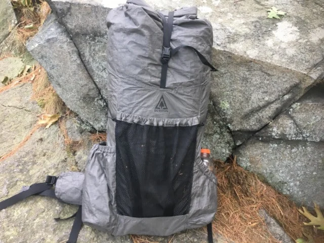 Kakwa 40 是一款超轻型卷顶背包,带有长延伸领。 Kakwa 40 是一款超轻型卷顶背包,带有长延伸领。