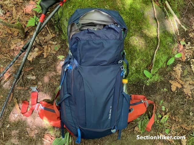 Trail Pro 36 主隔层采用顶部抽绳和前面板开口设计。 Trail Pro 36 主隔层采用顶部抽绳和前面板开口设计。